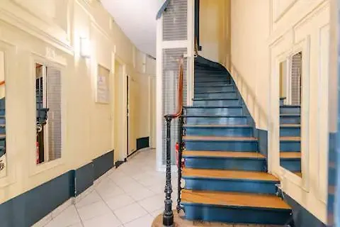 4 Personnes Au Centre - Chatelet * باريس