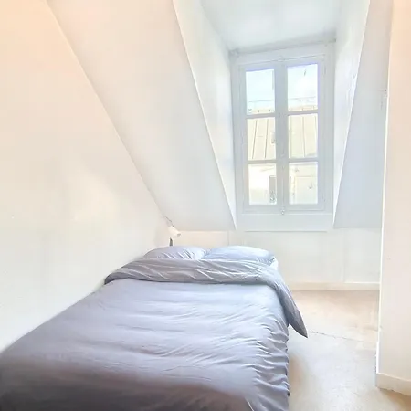 4 Personnes Au Centre - Chatelet * Paris