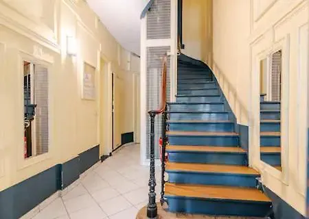 4 Personnes Au Centre - Chatelet * Paris